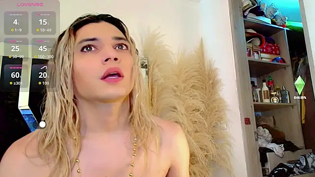 Snapshot of honey_skin chatting on 02.12.26 honey skin online show from 02.12.26