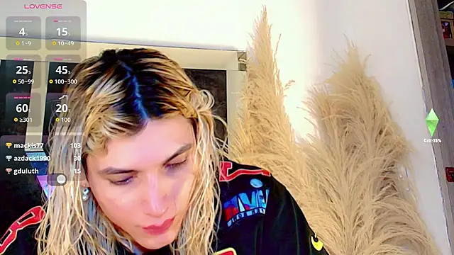 Snapshot of honey_skin chatting on 02.15.26 honey skin online show from 02.15.26