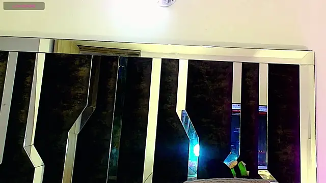 Snapshot of honey_skin chatting on 03.29.26 honey skin online show from 03.29.26