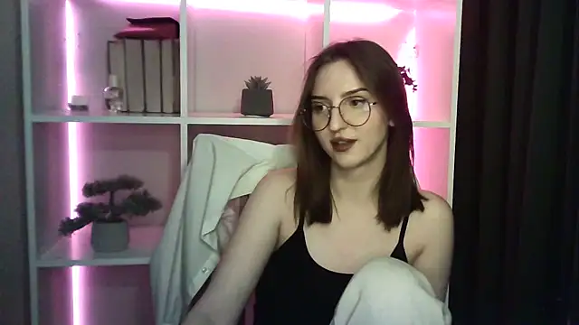 Snapshot of X_Alisa chatting on 02.28.25 X Alisa online show from 02.28.25