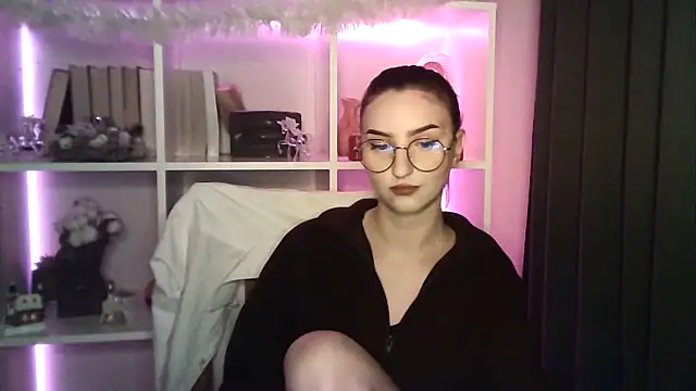 X Alisa online show from 12.18.25