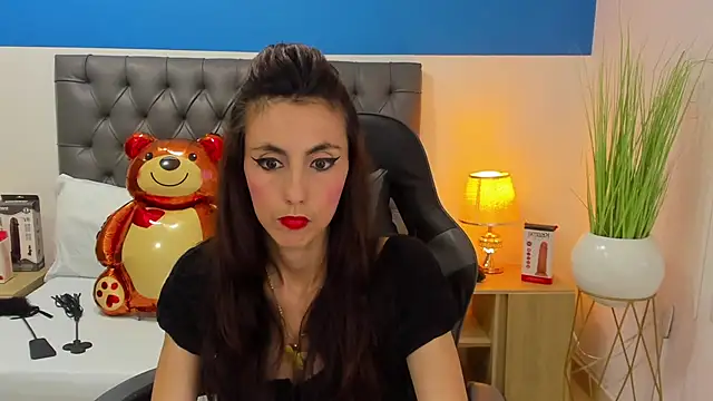 candy summer28 online show from 02.20.25