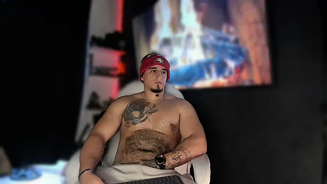 Snapshot of kingbear777 chatting on 12.17.24 kingbear777 online show from 12.17.24