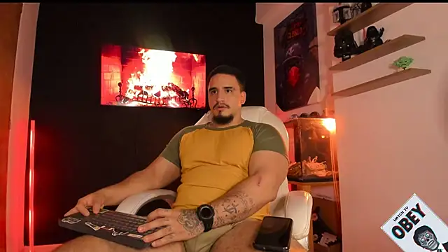 Snapshot of kingbear777 chatting on 09.10.25 kingbear777 online show from 09.10.25