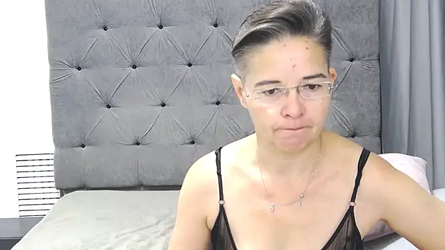 StaceyDarling online show from 11.07.25