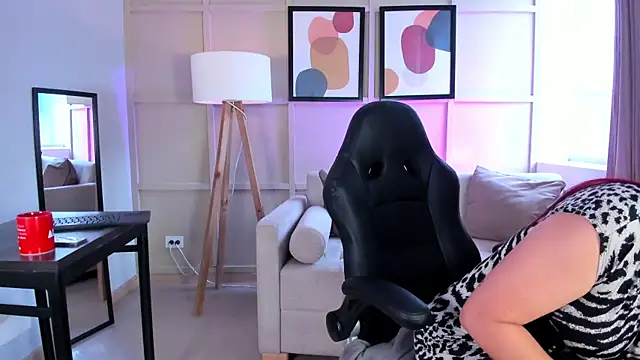 helenaduque  online show from 04.20.26
