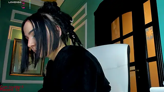 Snapshot of 1Munique chatting on 01.18.25 1Munique online show from 01.18.25