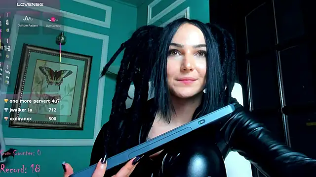 Snapshot of 1Munique chatting on 02.16.25 1Munique online show from 02.16.25