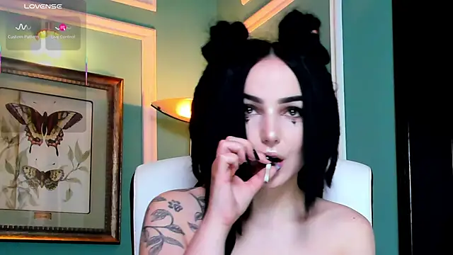 Snapshot of 1Munique chatting on 02.26.25 1Munique online show from 02.26.25