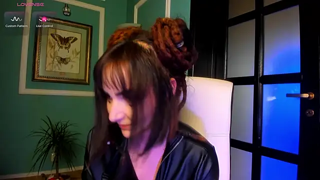 Snapshot of 1Munique chatting on 11.04.25 1Munique online show from 11.04.25