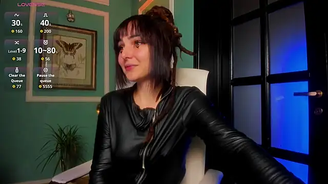 Snapshot of 1Munique chatting on 11.29.25 1Munique online show from 11.29.25