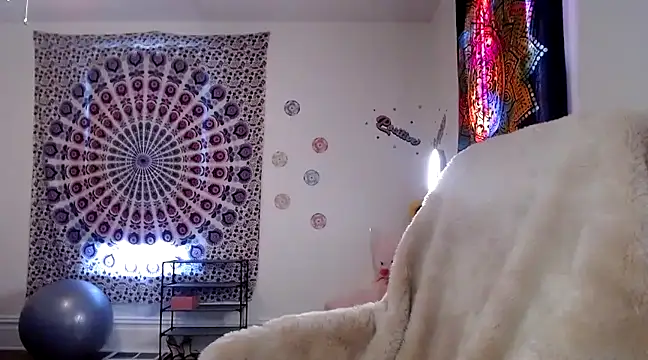 Snapshot of kellywildnnout chatting on 12.03.24 kellywildnnout online show from 12.03.24