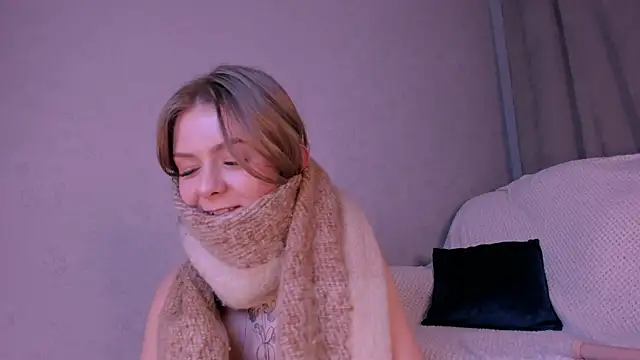 Snapshot of Naomi_Girly chatting on 12.25.24 Naomi Girly online show from 12.25.24