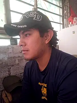 Snapshot of GusssHOT chatting on 10.17.25 GusssHOT online show from 10.17.25