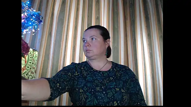 Snapshot of amorelara chatting on 09.09.25 amorelara online show from 09.09.25