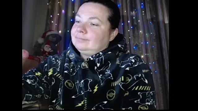 amorelara online show from 12.15.25