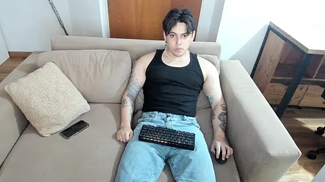 Snapshot of Markuss_b chatting on 01.31.25 Markuss b online show from 01.31.25