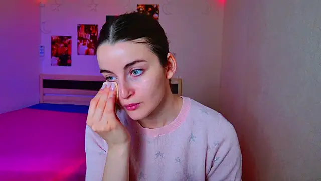 Snapshot of Miss_Arwen chatting on 12.13.24 Miss Arwen online show from 12.13.24