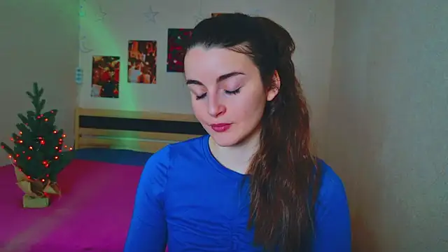 Snapshot of Miss_Arwen chatting on 12.17.24 Miss Arwen online show from 12.17.24