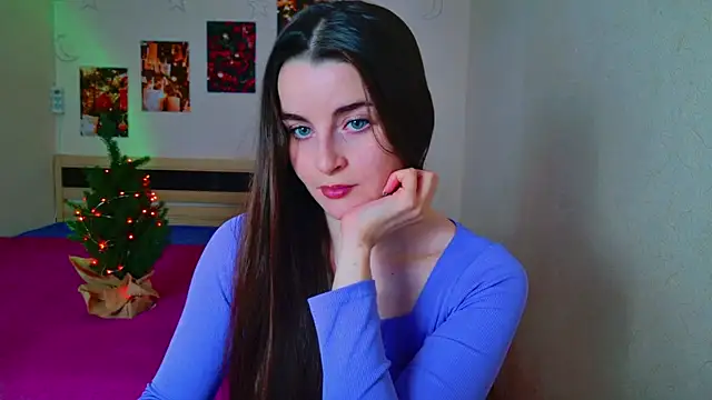 Snapshot of Miss_Arwen chatting on 12.18.24 Miss Arwen online show from 12.18.24