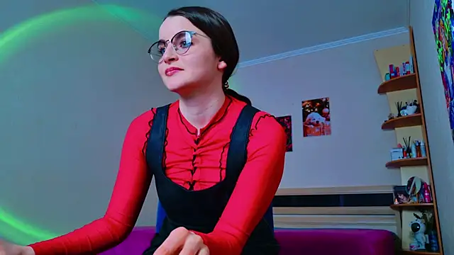 Snapshot of Miss_Arwen chatting on 02.07.25 Miss Arwen online show from 02.07.25