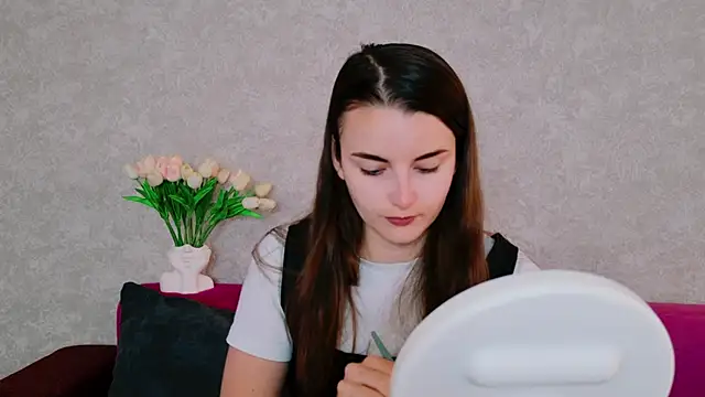 Snapshot of Miss_Arwen chatting on 09.10.25 Miss Arwen online show from 09.10.25