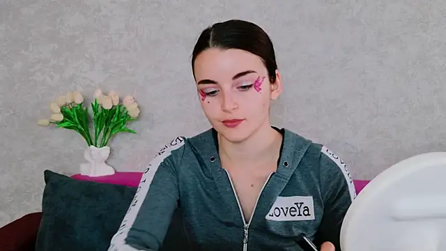 Snapshot of Miss_Arwen chatting on 09.30.25 Miss Arwen online show from 09.30.25