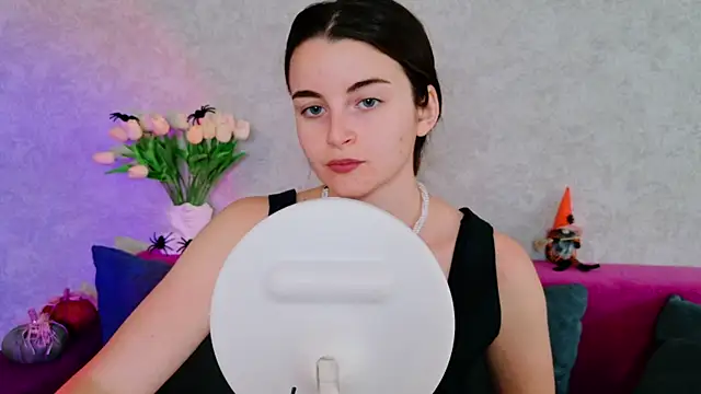 Snapshot of Miss_Arwen chatting on 10.07.25 Miss Arwen online show from 10.07.25