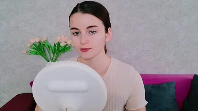 Snapshot of Miss_Arwen chatting on 11.12.25 Miss Arwen online show from 11.12.25