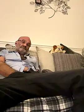 Snapshot of Shyboy817 chatting on 11.08.25 Shyboy817 online show from 11.08.25