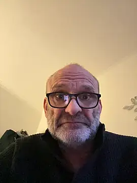 Snapshot of Shyboy817 chatting on 01.09.26 Shyboy817 online show from 01.09.26