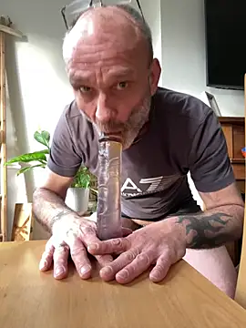 Snapshot of Shyboy817 chatting on 03.20.26 Shyboy817 online show from 03.20.26