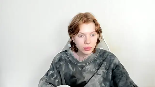 Snapshot of StellaDavis chatting on 02.09.26 StellaDavis online show from 02.09.26