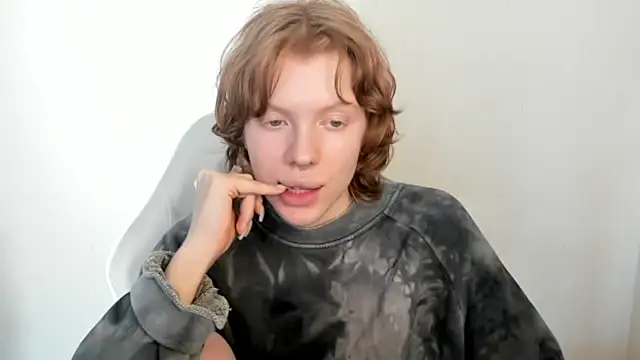 Snapshot of StellaDavis chatting on 02.17.26 StellaDavis online show from 02.17.26