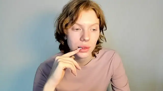 Snapshot of StellaDavis chatting on 02.25.26 StellaDavis online show from 02.25.26