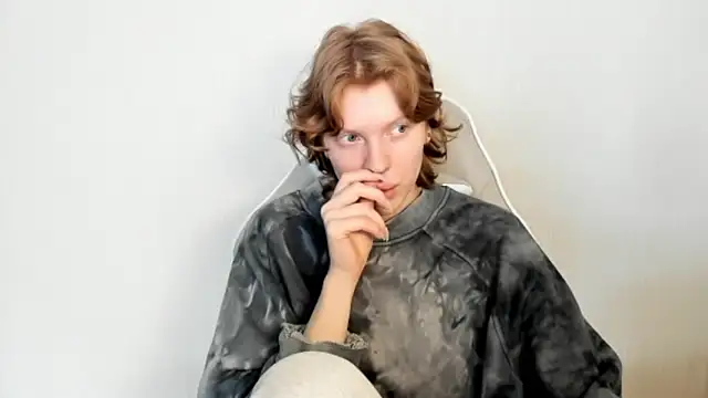 Snapshot of StellaDavis chatting on 02.28.26 StellaDavis online show from 02.28.26