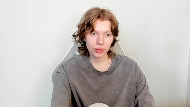 Snapshot of StellaDavis chatting on 03.05.26 StellaDavis online show from 03.05.26