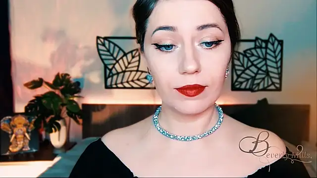 Snapshot of MissBeverlyMills chatting on 02.27.25 MissBeverlyMills online show from 02.27.25