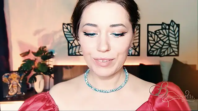 Snapshot of MissBeverlyMills chatting on 03.05.25 MissBeverlyMills online show from 03.05.25