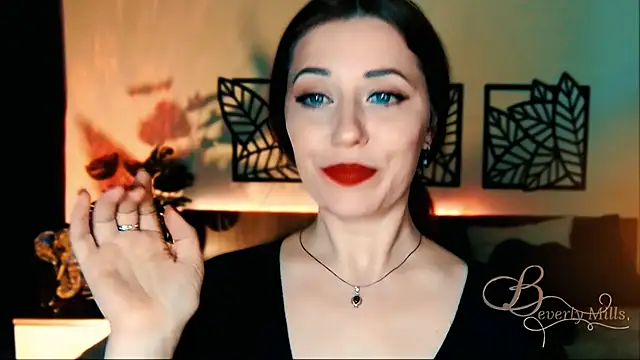 Snapshot of MissBeverlyMills chatting on 03.20.25 MissBeverlyMills online show from 03.20.25