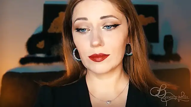 Snapshot of MissBeverlyMills chatting on 09.17.25 MissBeverlyMills online show from 09.17.25