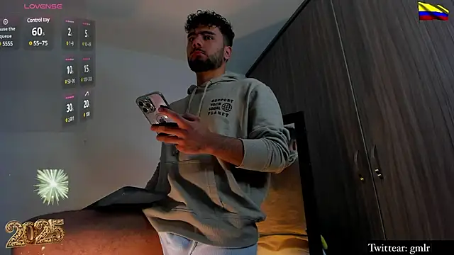 Snapshot of caprywilliams chatting on 12.31.24 caprywilliams online show from 12.31.24