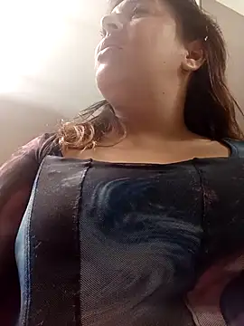 Snapshot of _poison_sweet chatting on 11.12.25 poison sweet online show from 11.12.25