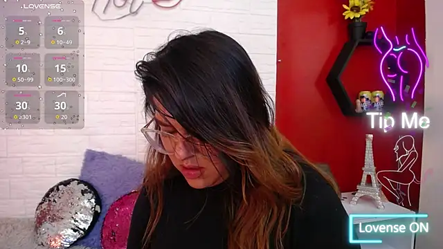 Snapshot of _poison_sweet chatting on 12.16.25 poison sweet online show from 12.16.25