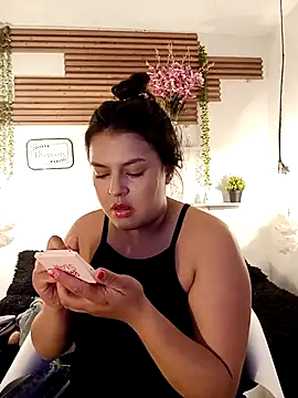 Snapshot of _poison_sweet chatting on 02.19.26 poison sweet online show from 02.19.26