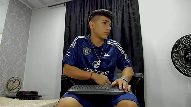 andrew rose  online show from 03.06.25