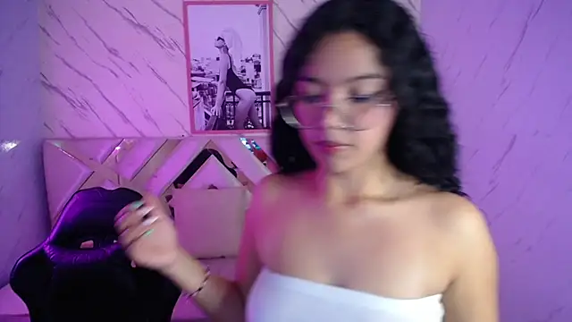 victoria castillo b online show from 03.21.25