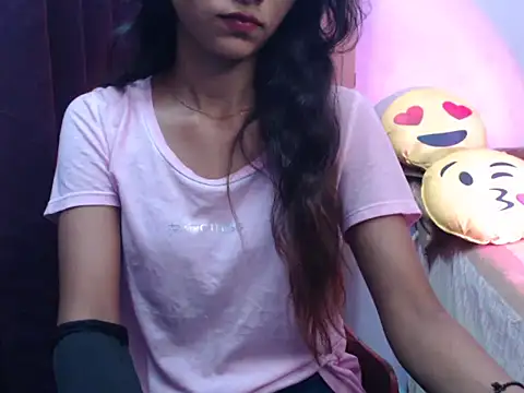 Snapshot of Angel_kiyara chatting on 10.07.25 Angel kiyara online show from 10.07.25