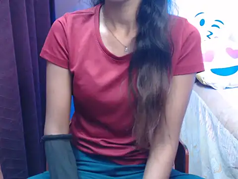 Snapshot of Angel_kiyara chatting on 10.11.25 Angel kiyara online show from 10.11.25