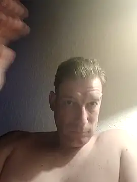 Snapshot of MArciQuarky chatting on 03.12.25 MArciQuarky online show from 03.12.25